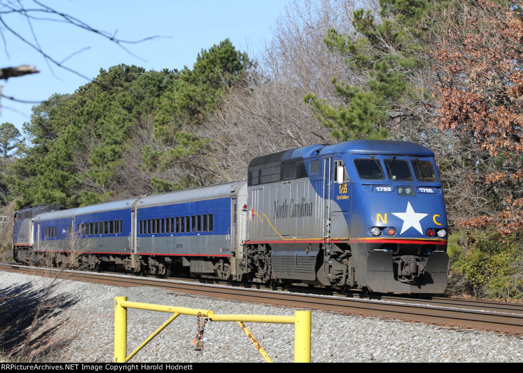 RNCX 1755 brings up the rear on train P075-10